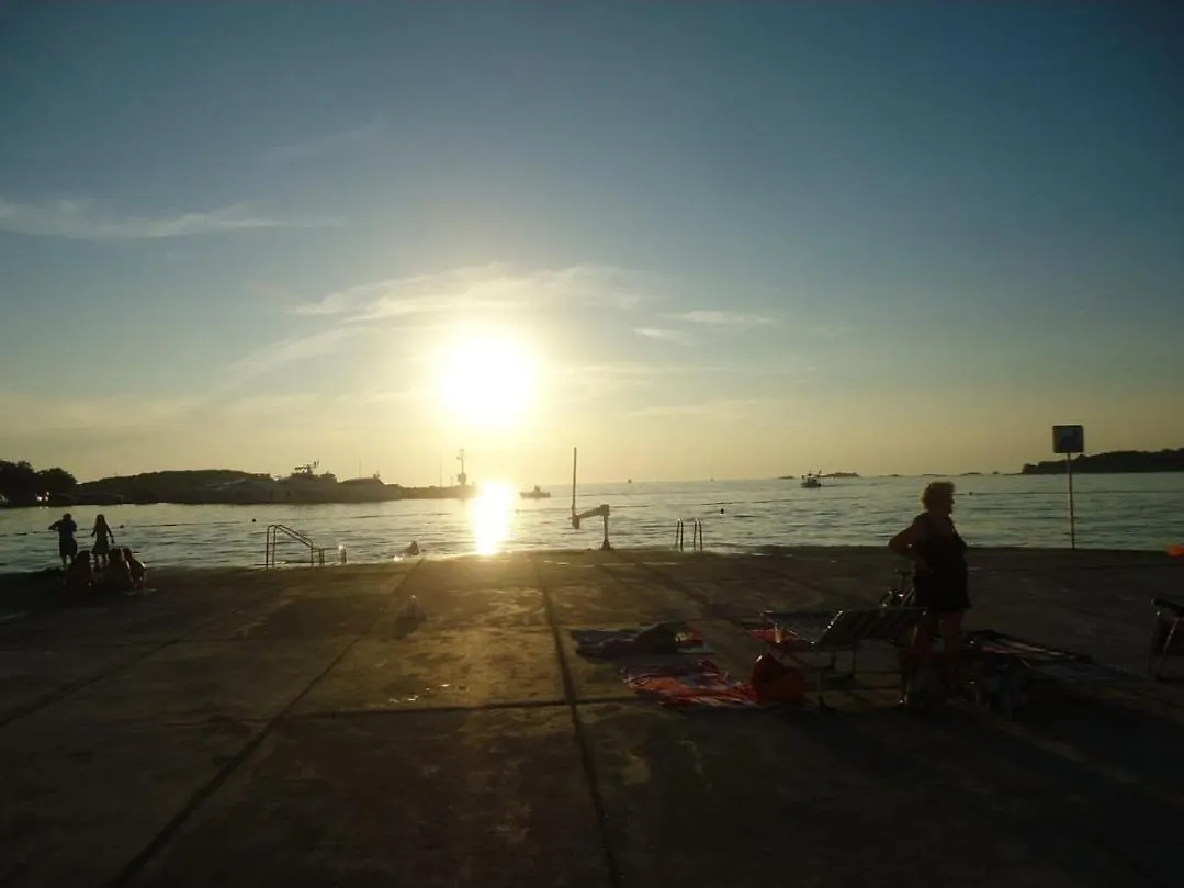 Alba Sanja I Teran Apartment Funtana Croatia